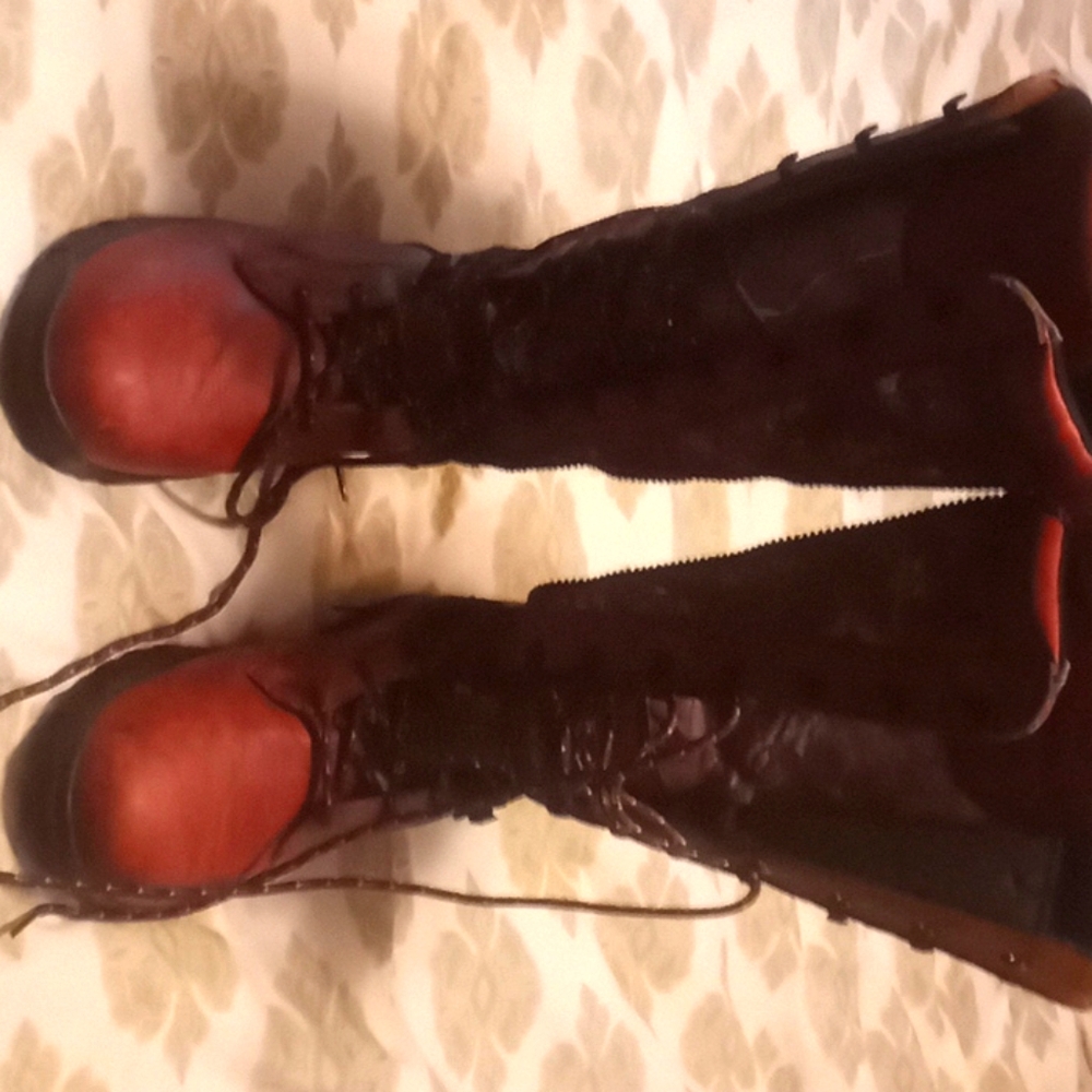 Game Winner snake boots